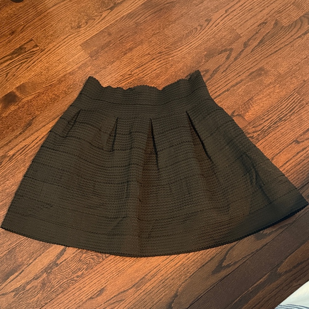 Aqua women’s medium
Textured flare skater skirt 
Thick material